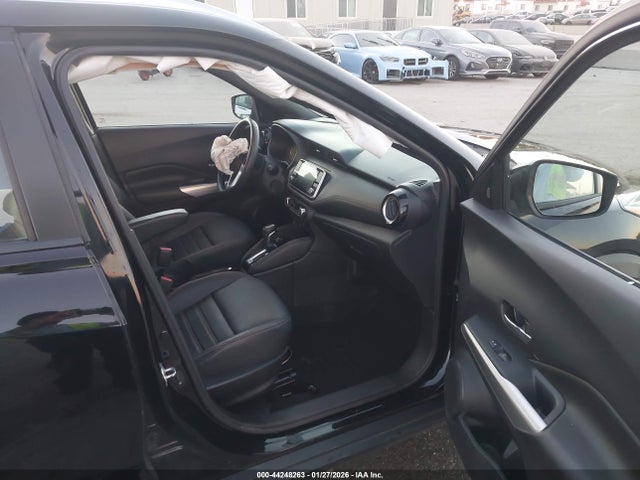 3N1CP5CU6KL556407 Nissan KICKS SR