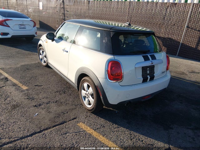 2015 MINI HARDTOP WMWXM5C51FT942621 Photo 2