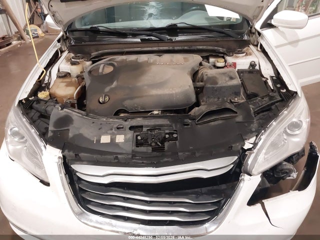 Aukcja sprzedaży 2014 Chrysler 200 Touring, vin: 1C3CCBBG4EN235915, numer aukcji: 44248290