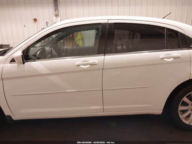 Aukcja sprzedaży 2014 Chrysler 200 Touring, vin: 1C3CCBBG4EN235915, numer aukcji: 44248290