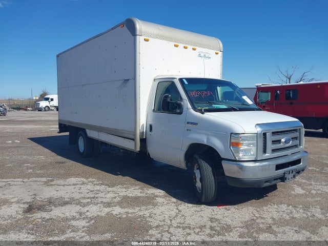 44248319 :رقم المزاد ، 1FDWE3FLXDDB15942 vin ، 2013 Ford E-350 Cutaway مزاد بيع