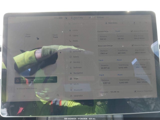 Продаж на аукціоні авто 2023 Tesla Model Y Awd/long Range Dual Motor All-wheel Drive, vin: 7SAYGAEE2PF967779, номер лоту: 44248324