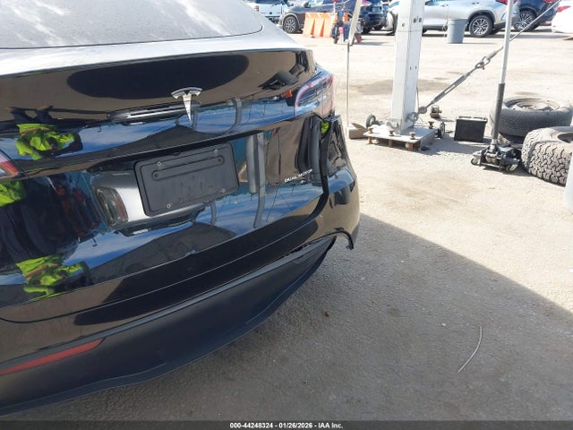 Продаж на аукціоні авто 2023 Tesla Model Y Awd/long Range Dual Motor All-wheel Drive, vin: 7SAYGAEE2PF967779, номер лоту: 44248324