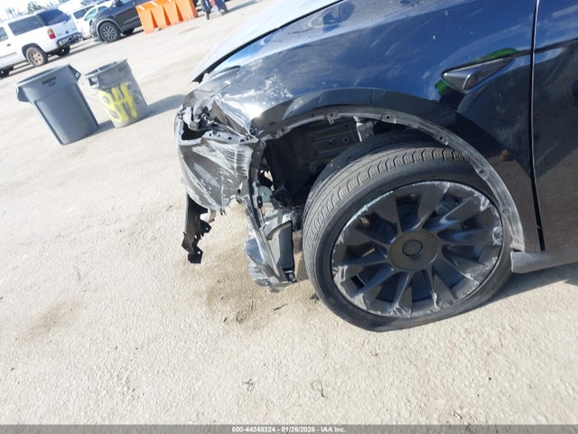 Продаж на аукціоні авто 2023 Tesla Model Y Awd/long Range Dual Motor All-wheel Drive, vin: 7SAYGAEE2PF967779, номер лоту: 44248324