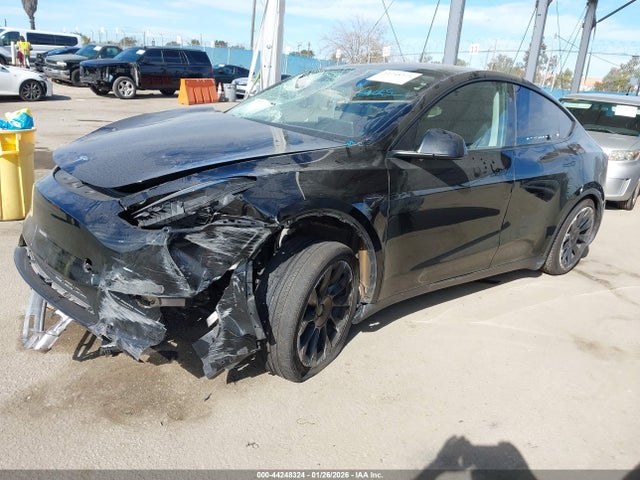 Продаж на аукціоні авто 2023 Tesla Model Y Awd/long Range Dual Motor All-wheel Drive, vin: 7SAYGAEE2PF967779, номер лоту: 44248324