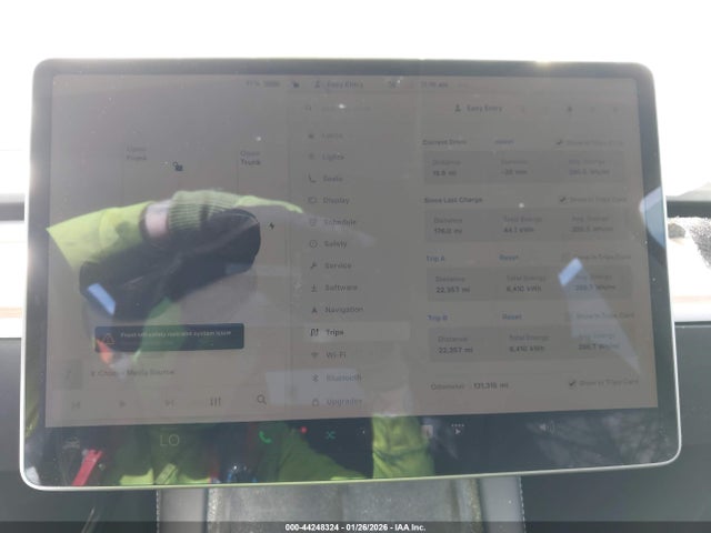 Продаж на аукціоні авто 2023 Tesla Model Y Awd/long Range Dual Motor All-wheel Drive, vin: 7SAYGAEE2PF967779, номер лоту: 44248324