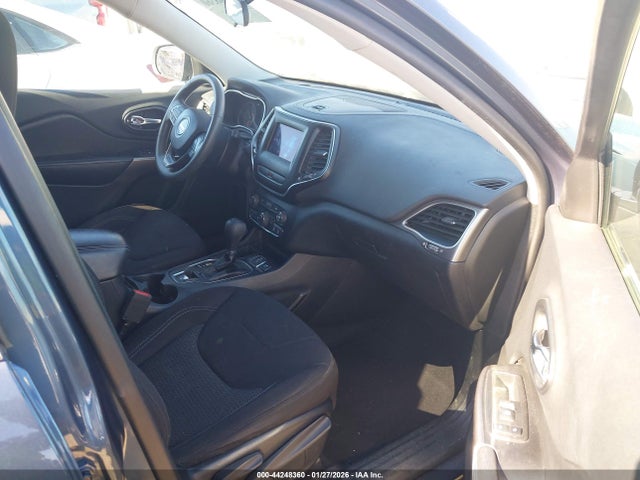 1C4PJLCB1KD392461 Jeep Cherokee Latitude Fwd
