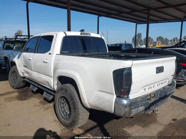 2022 TOYOTA TACOMA 3TMAZ5CN0NM180129 Photo 2