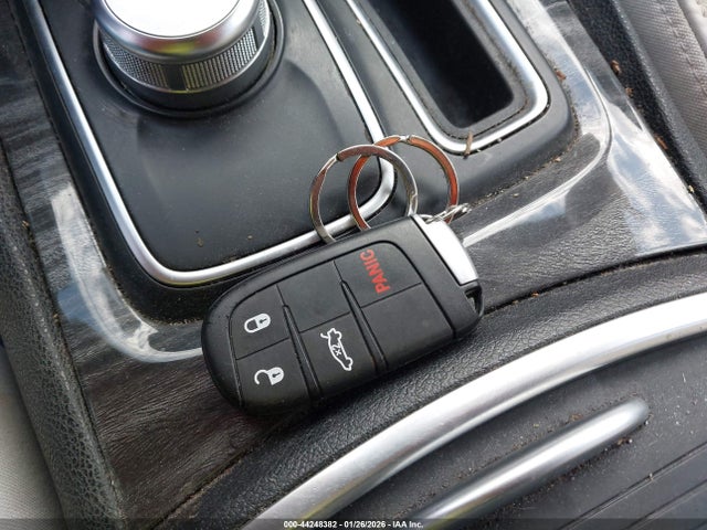44248382 :رقم المزاد ، 2C3CCAAG0HH608179 vin ، 2017 Chrysler 300 Limited مزاد بيع