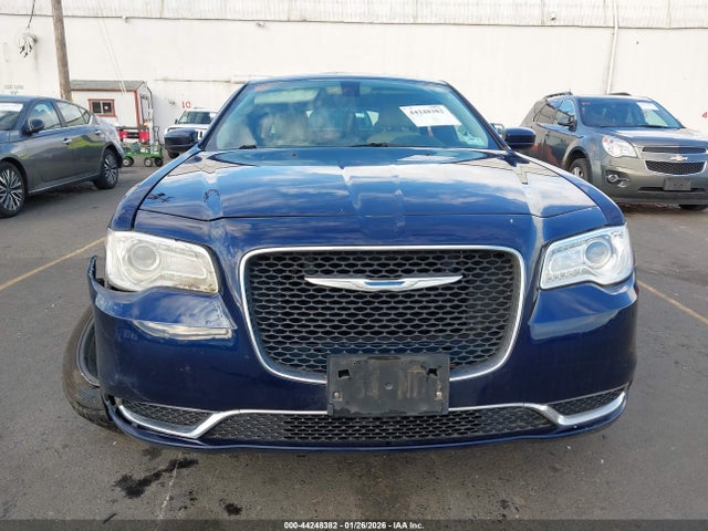 44248382 :رقم المزاد ، 2C3CCAAG0HH608179 vin ، 2017 Chrysler 300 Limited مزاد بيع