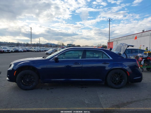 44248382 :رقم المزاد ، 2C3CCAAG0HH608179 vin ، 2017 Chrysler 300 Limited مزاد بيع