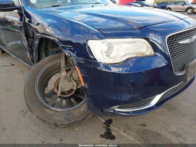 44248382 :رقم المزاد ، 2C3CCAAG0HH608179 vin ، 2017 Chrysler 300 Limited مزاد بيع