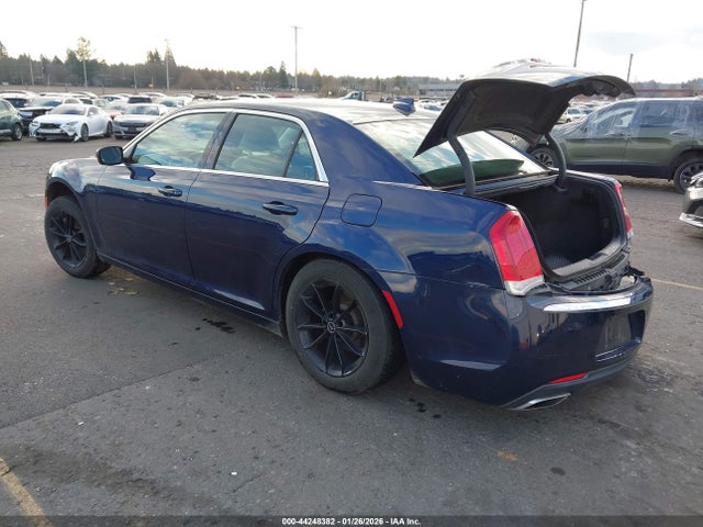 44248382 :رقم المزاد ، 2C3CCAAG0HH608179 vin ، 2017 Chrysler 300 Limited مزاد بيع