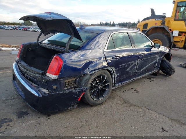 44248382 :رقم المزاد ، 2C3CCAAG0HH608179 vin ، 2017 Chrysler 300 Limited مزاد بيع