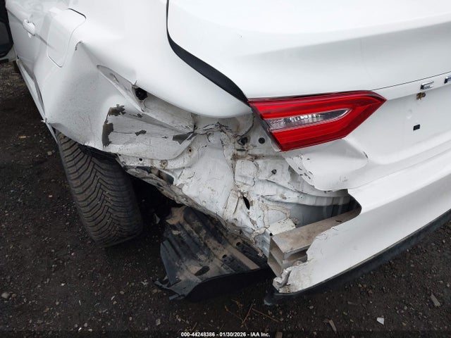 JTNB11HK9J3040168 Toyota CAMRY LE