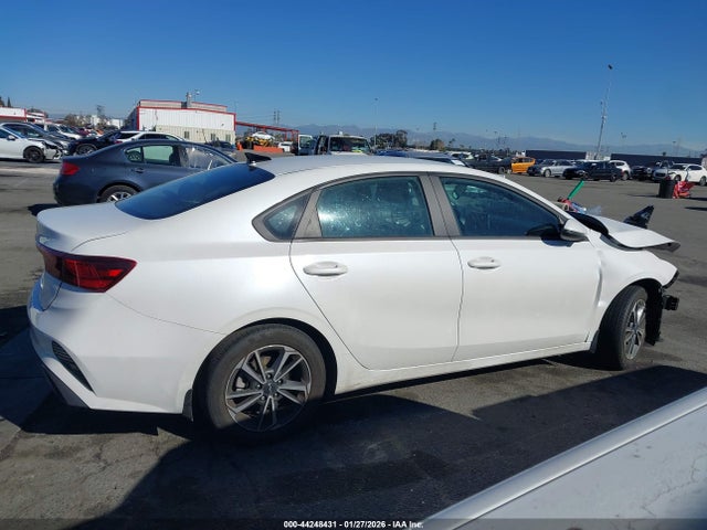 3KPF24AD8PE649706 KIA Forte Lxs