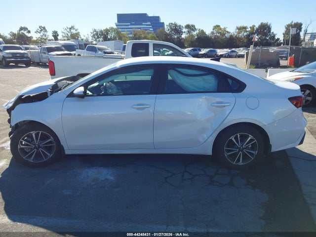 3KPF24AD8PE649706 KIA Forte Lxs