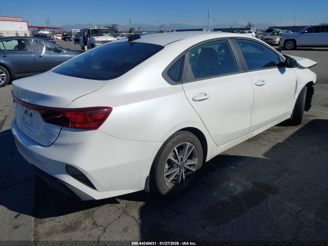 3KPF24AD8PE649706 KIA Forte Lxs
