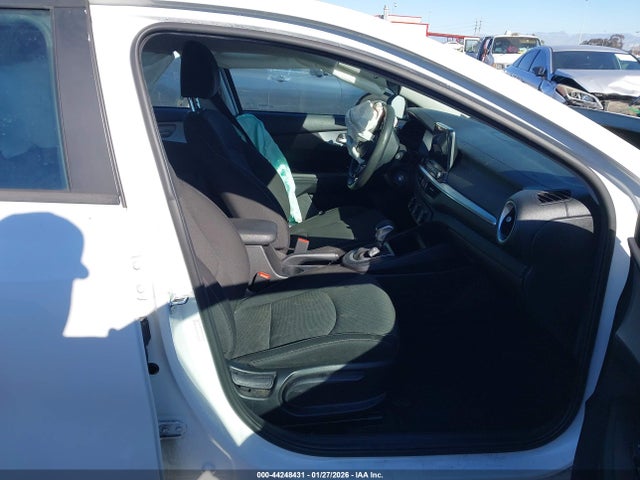 3KPF24AD8PE649706 KIA Forte Lxs