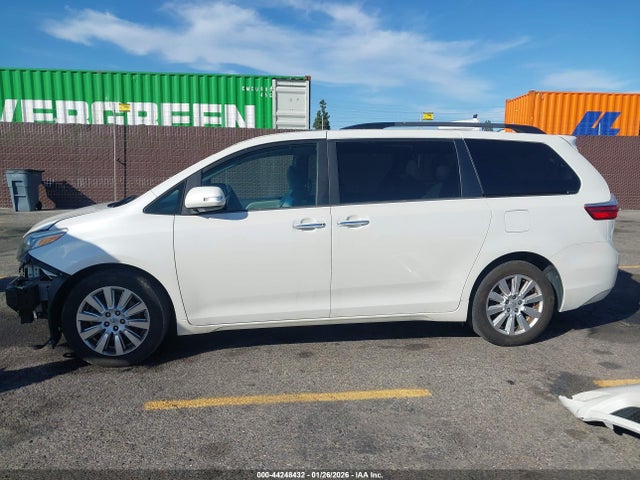 5TDYZ3DCXHS814440 Toyota Sienna Limited Premium 7 Passenger