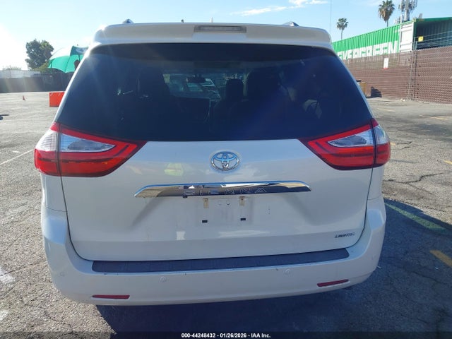 5TDYZ3DCXHS814440 Toyota Sienna Limited Premium 7 Passenger