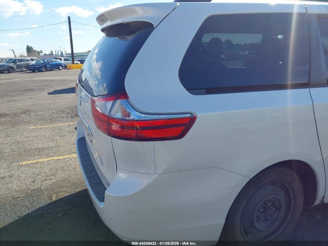 5TDYZ3DCXHS814440 Toyota Sienna Limited Premium 7 Passenger