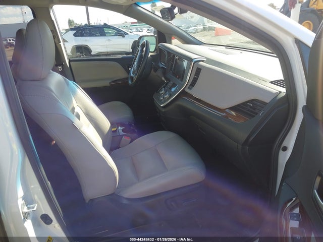 5TDYZ3DCXHS814440 Toyota Sienna Limited Premium 7 Passenger