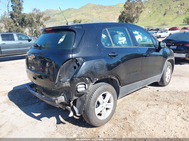Chevrolet TRAX LS 2019 3GNCJKSB7KL377684 Image 4