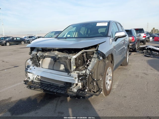 Toyota RAV4 LE 2025 2T3K1RFV6SW385852 Image 2