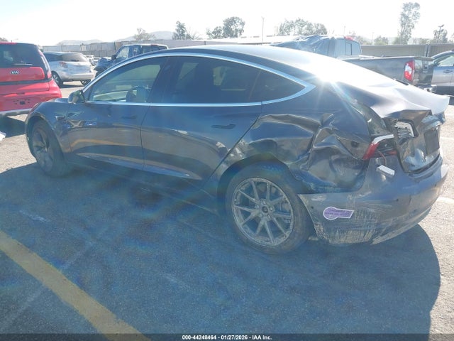 2019 TESLA MODEL 3 5YJ3E1EA6KF308283 Photo 2
