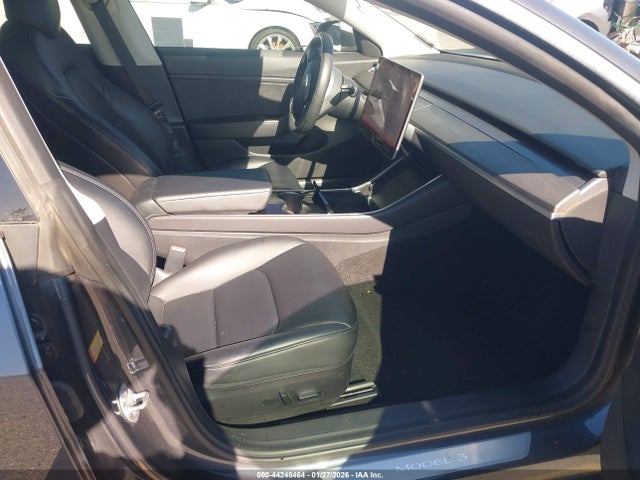 2019 TESLA MODEL 3 5YJ3E1EA6KF308283 Photo 4