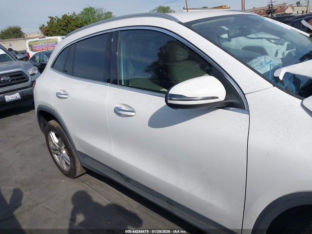 W1N4N4GB8NJ396688 Mercedes-Benz GLA 250