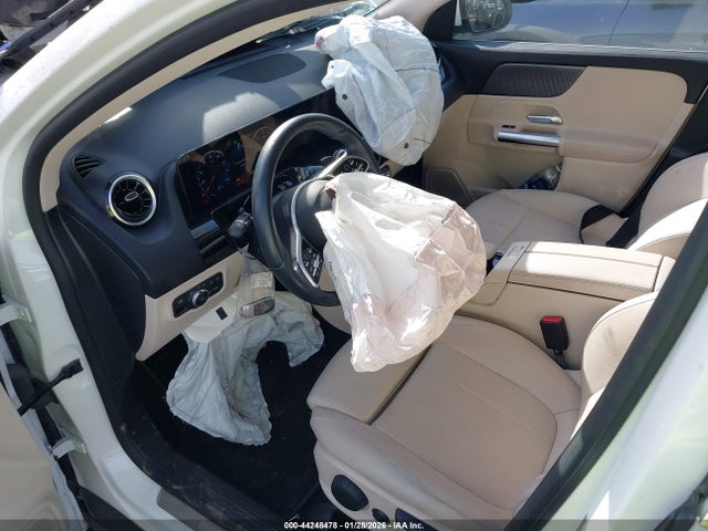 W1N4N4GB8NJ396688 Mercedes-Benz GLA 250
