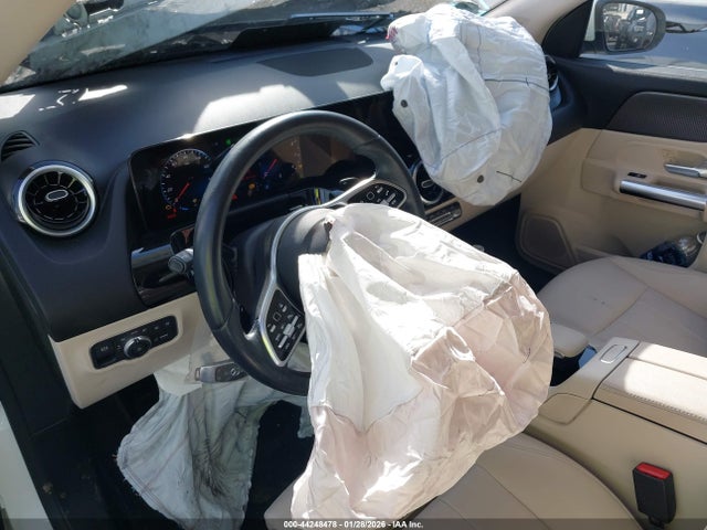 W1N4N4GB8NJ396688 Mercedes-Benz GLA 250