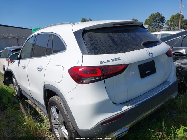 W1N4N4GB8NJ396688 Mercedes-Benz GLA 250