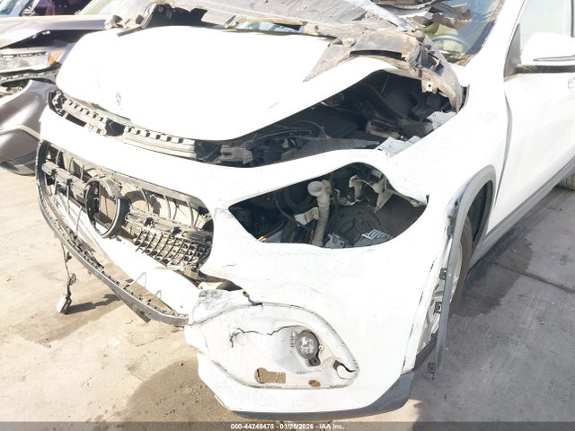 W1N4N4GB8NJ396688 Mercedes-Benz GLA 250