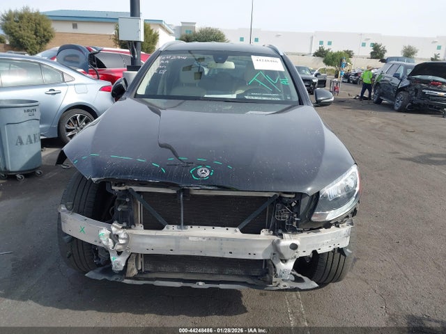 WDC0G4JB4JV052538 Mercedes-Benz GLC 300