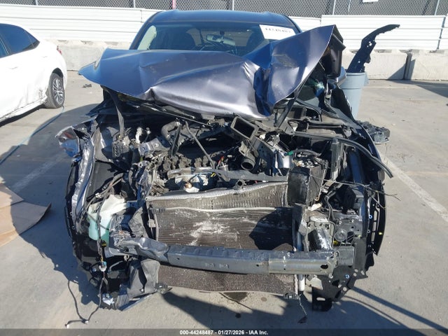 3CZRU5H3XKG712015 Honda HR-V LX
