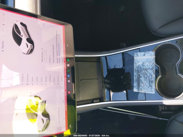 2020 TESLA MODEL Y 5YJYGDEE1LF048445 Photo 10