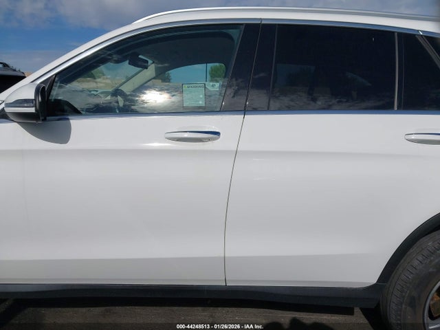 W1N0G8DB7NV332123 Mercedes-Benz Glc 300 Suv