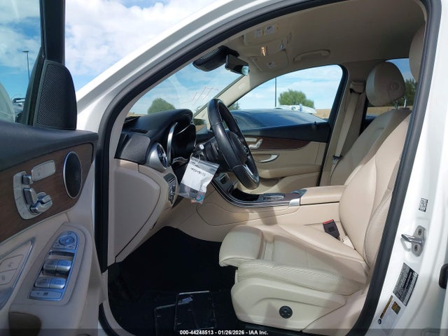 W1N0G8DB7NV332123 Mercedes-Benz Glc 300 Suv
