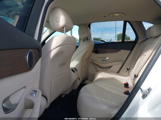 W1N0G8DB7NV332123 Mercedes-Benz Glc 300 Suv