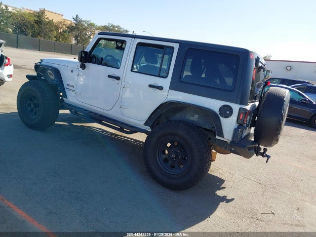 2013 JEEP WRANGLER UNLIMITED 1C4BJWDG9DL654998 Photo 2