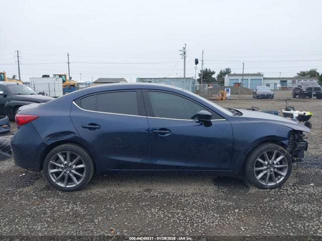 3MZBN1V39JM255681 Mazda Mazda3 Touring