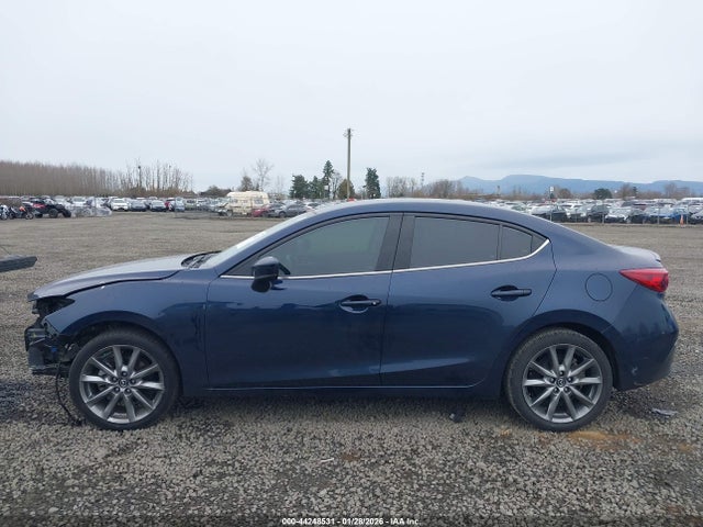 3MZBN1V39JM255681 Mazda Mazda3 Touring