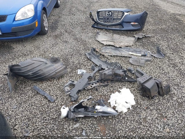 3MZBN1V39JM255681 Mazda Mazda3 Touring