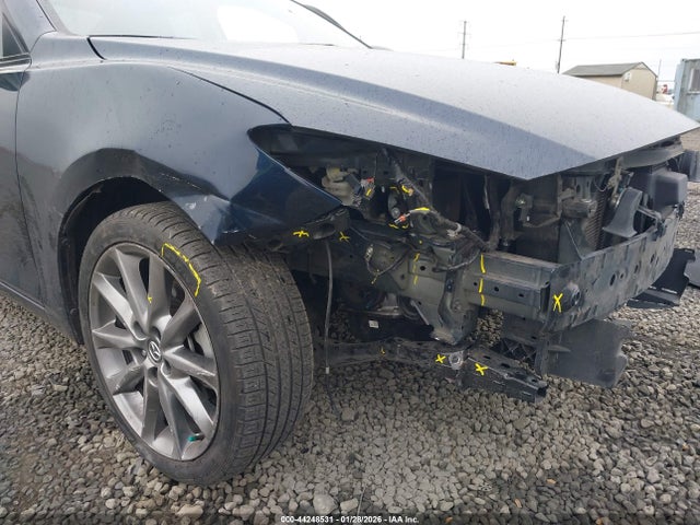 3MZBN1V39JM255681 Mazda Mazda3 Touring