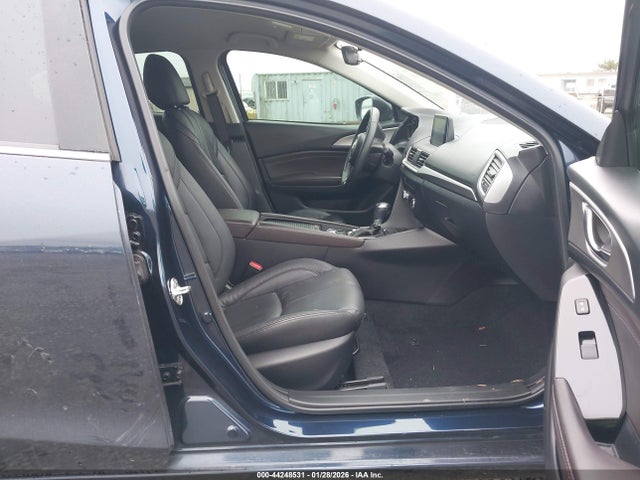 3MZBN1V39JM255681 Mazda Mazda3 Touring
