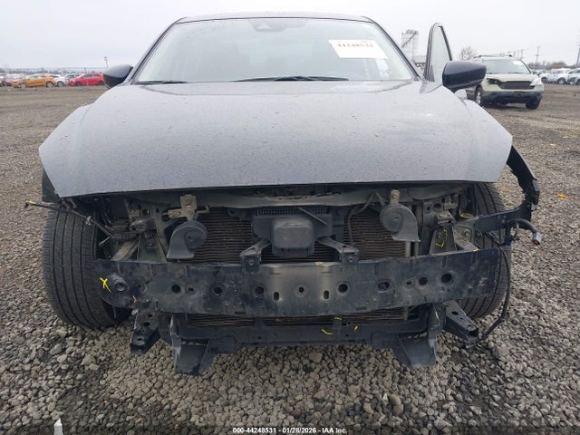 3MZBN1V39JM255681 Mazda Mazda3 Touring