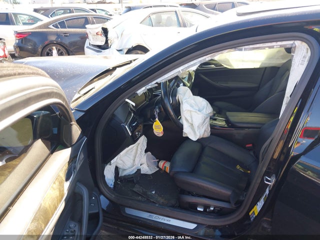 Продаж на аукціоні авто 2019 Bmw 530e Iperformance, vin: WBAJA9C52KB399446, номер лоту: 44248532